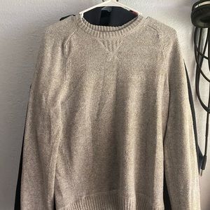 Grey American eagle knit sweater.